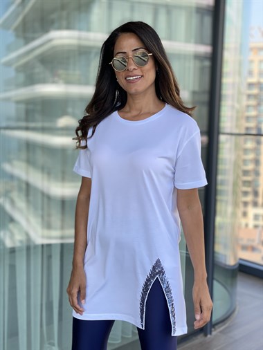 Beyaz Etek Ucu Payet Detaylı T-Shirt