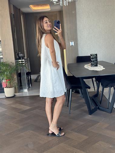 Beyaz Fisto Ön Yakası Düğme Detay Kadın Çan Elbise