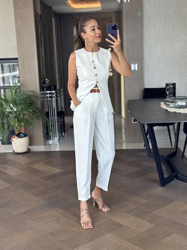 Beyaz Gold Düğme Detay Tasarım Kadın Yelek