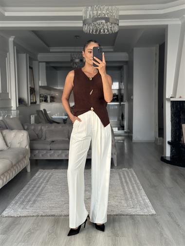 Beyaz Gold Düğmeli Arka Beli Lastikli Geniş Paça Kumaş Kadın Pantolon