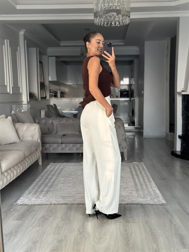 Beyaz Gold Düğmeli Arka Beli Lastikli Geniş Paça Kumaş Kadın Pantolon