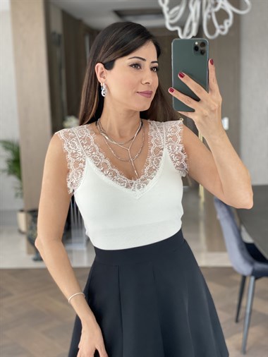 Beyaz Güpür Detay Atlet