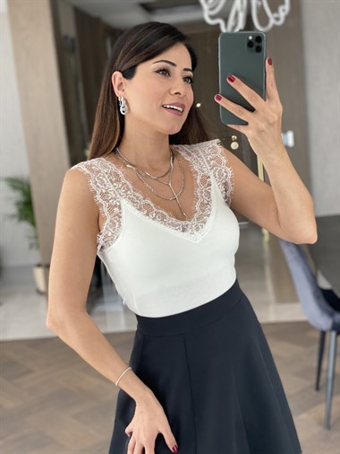 Beyaz Güpür Detay Atlet