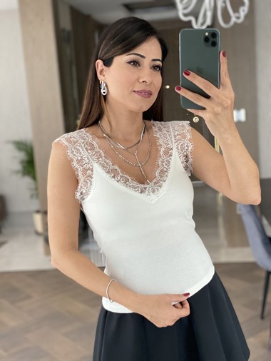 Beyaz Güpür Detay Atlet