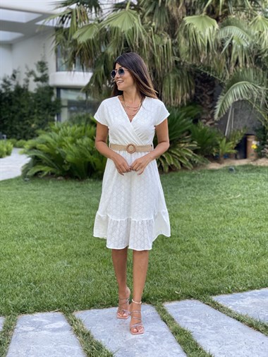 Beyaz Hasır Kemerli Anvelop Örme Brode Kadın Elbise