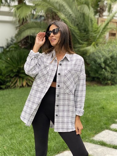 Beyaz İki Cepli Oversize Tüvit Kadın Gömlek