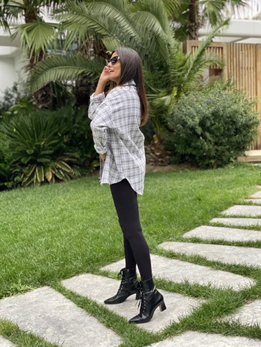 Beyaz İki Cepli Oversize Tüvit Kadın Gömlek