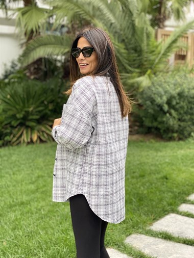 Beyaz İki Cepli Oversize Tüvit Kadın Gömlek