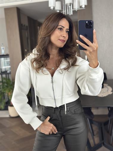Beyaz Kanguru Cep Fermuarlı Kapüşonlu Kadın Crop Sweatshirt