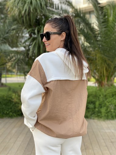 Beyaz Kapüşonlu Arkası Paraşüt Kumaş Eşofman Kadın Takım