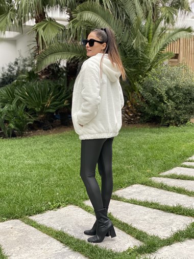 Beyaz Kapüşonlu Fermuarlı Tavşan Kadın Kürk Mont