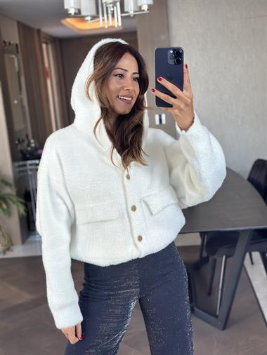 Beyaz Kapüşonlu Gold Çıtçıtlı Sakallı Kadın Ceket