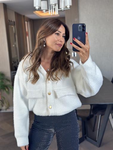 Beyaz Kapüşonlu Gold Çıtçıtlı Sakallı Kadın Ceket