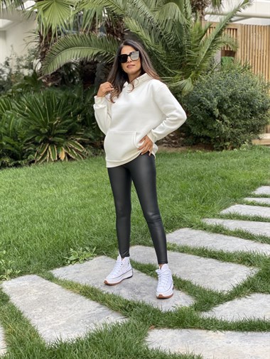 Beyaz Kapüşonlu Üç İplik Kanguru Cep Kadın Sweatshirt