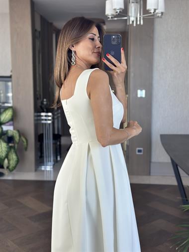 Beyaz Kare Yaka Kalın Askılı Arkası Fermuarlı Kadın Midi Boy Elbise 