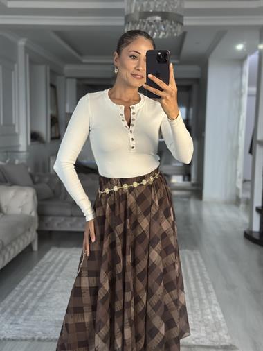 Beyaz Karol Patlı Çıtçıtlı Uzun Kollu Kadın Body