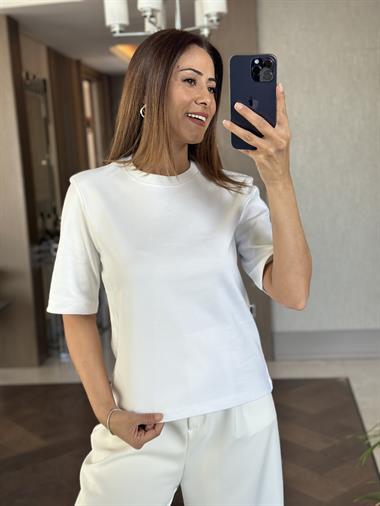 Beyaz Karol Vatkalı Yakası Ribanalı Kısa Kol Kadın T-Shirt