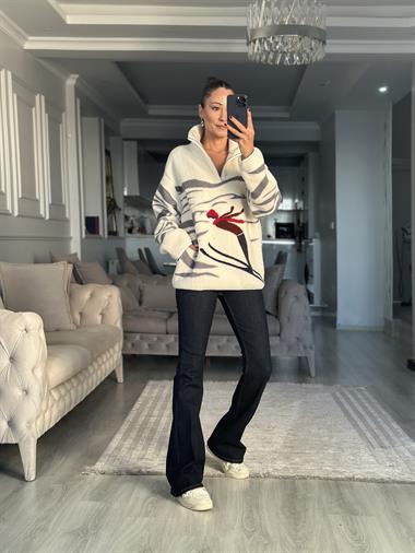 Beyaz Kayak Desenli Yarım Fermuarlı Peluş Kadın Sweatshirt