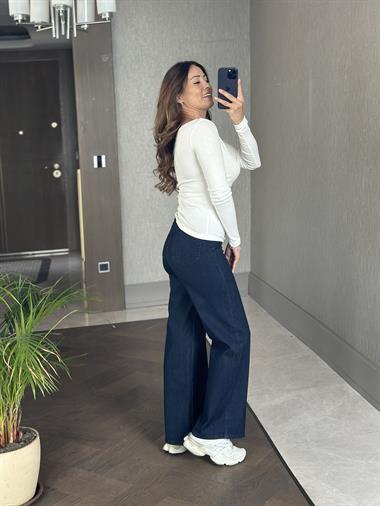 Beyaz Kayık Yaka Yanları Büzgülü Uzun Kol Kadın Bluz