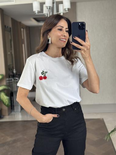 Beyaz Kiraz Taşlı Bisiklet Yaka Kadın T-Shirt