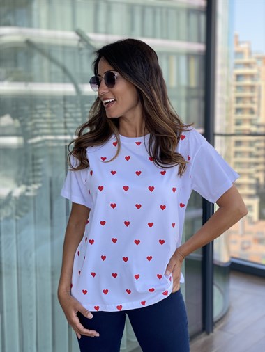 Beyaz Kırmızı Kalpli Kadın T-Shirt