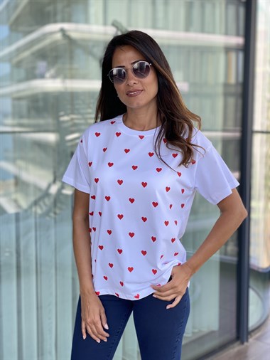 Beyaz Kırmızı Kalpli Kadın T-Shirt