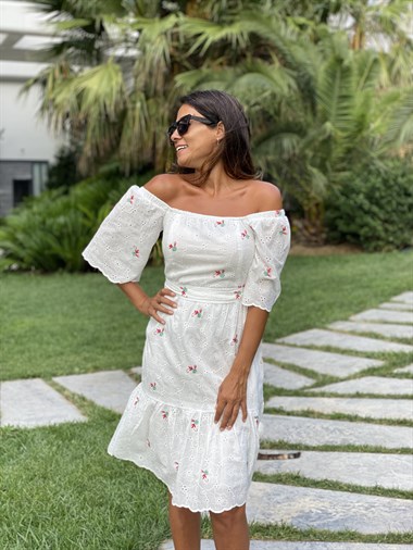 Beyaz Kırmızı Nakış Detay Dantel Brode Kadın Elbise