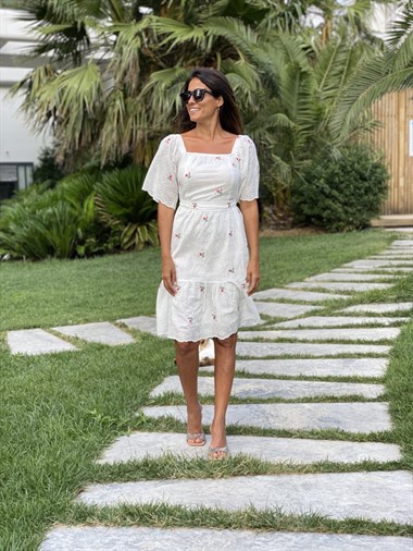 Beyaz Kırmızı Nakış Detay Dantel Brode Kadın Elbise