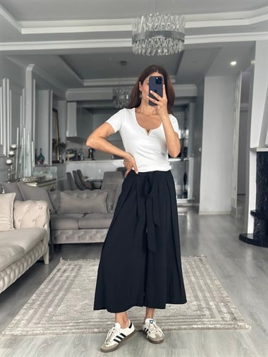 Beyaz Kısa Kol Gold V Demirli Kaşkorse Kadın Body