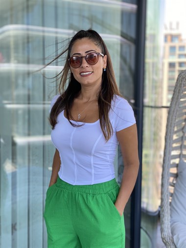 Beyaz Kısa Kol U Yaka Önü Dikiş Detay Kadın Body