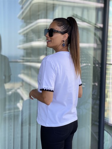 Beyaz Kol Uçları Örgü Kadın T-Shirt