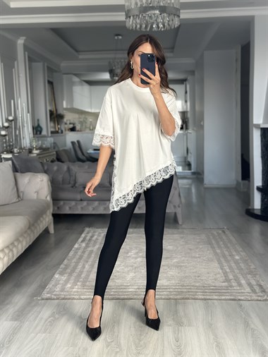 Beyaz Kolu Ve Eteği Dantelli Asimetrik Kadın T-Shirt
