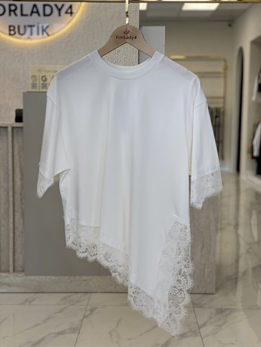 Beyaz Kolu Ve Eteği Dantelli Asimetrik Kadın T-Shirt