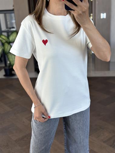 Beyaz Küçük Kalp Detay Bisiklet Yaka Kısa Kol Kadın T-Shirt
