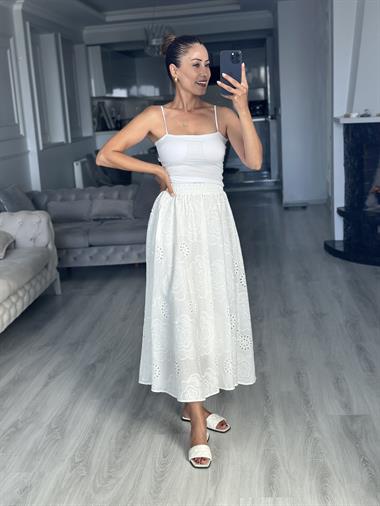 Beyaz Kuplu Lastik Askılı Kadın Body