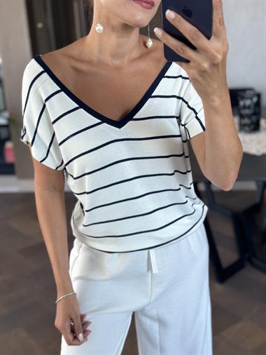 Beyaz Lacivert Çizgili Ön Arka V Yaka Kısa Yarasa Kol Merserize Kadın T-Shirt