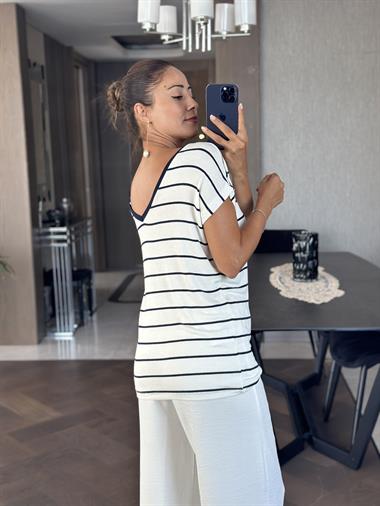 Beyaz Lacivert Çizgili Ön Arka V Yaka Kısa Yarasa Kol Merserize Kadın T-Shirt