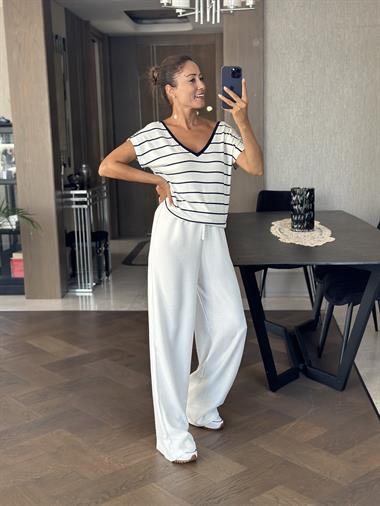 Beyaz Lacivert Çizgili Ön Arka V Yaka Kısa Yarasa Kol Merserize Kadın T-Shirt