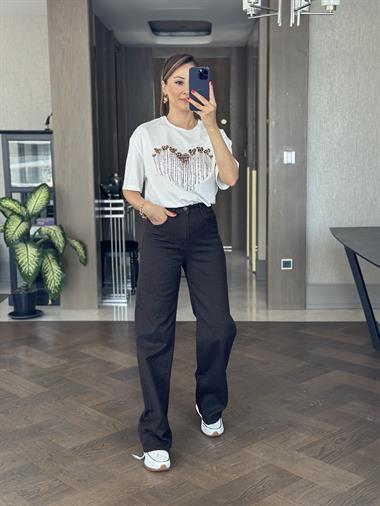 Beyaz Leopar Desen Çok Kalpli Bisiklet Yaka Kadın T-Shirt