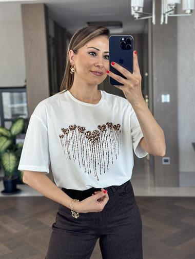 Beyaz Leopar Desen Çok Kalpli Bisiklet Yaka Kadın T-Shirt