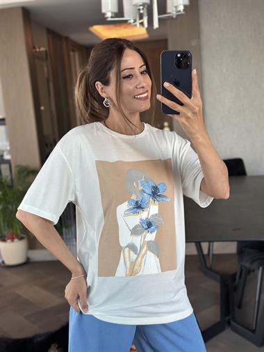 Beyaz Mavi Çiçek Baskılı Bisiklet Yaka Kadın T-Shirt