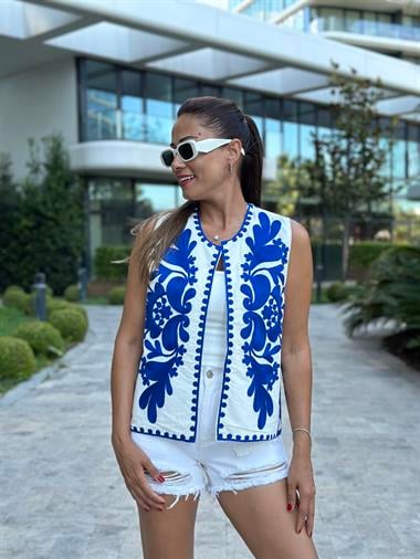 Beyaz Mavi Çiçek Nakış İşlemeli Kadın Yelek