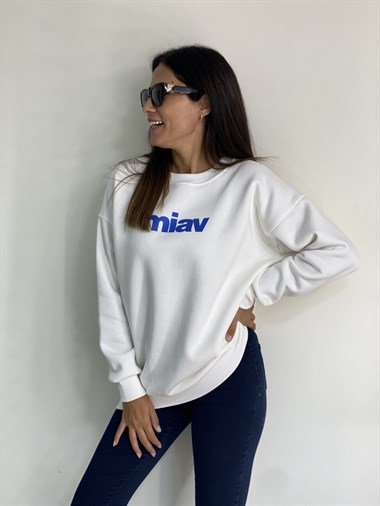 Beyaz Yazı Baskılı Bisiklet Yaka Basic Kadın Sweatshirt