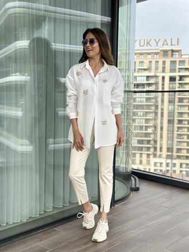 Beyaz Midye İşlemeli Keten Aerobin Kadın Gömlek