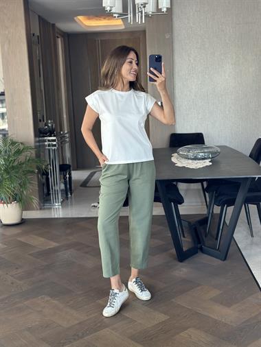 Beyaz Omzu Dikişli Vatka Görünümlü Kadın T-Shirt