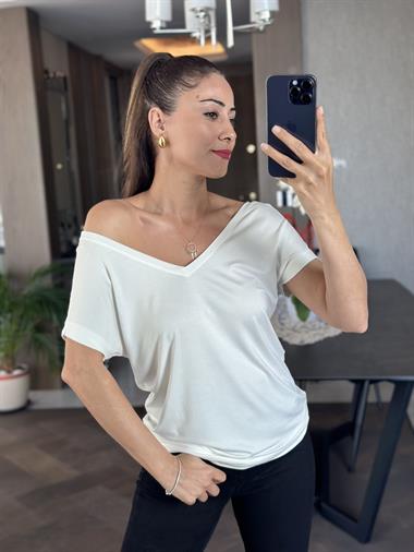 Beyaz Ön Arka V Yaka Kısa Yarasa Kol Kadın T-Shirt