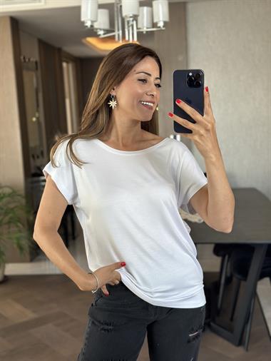 Beyaz Önü Bisiklet Arkası V Yaka Kısa Yarasa Kol Kadın T-Shirt