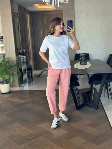 Beyaz Önü Dikişli Bisiklet Yaka Kadın T-Shirt