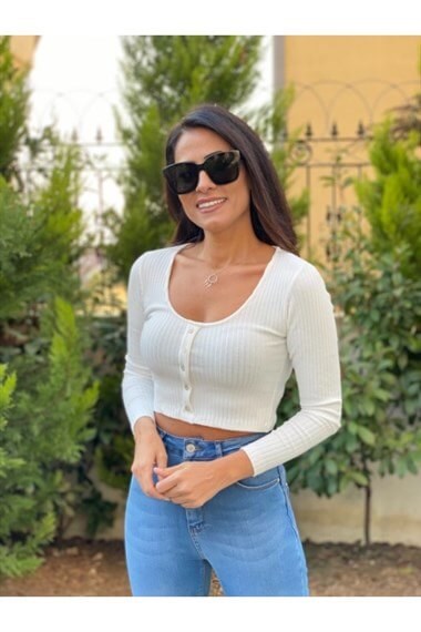 Beyaz Uzun Kol Önü Düğmeli Crop