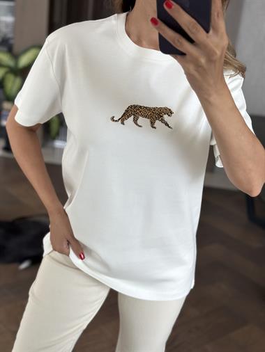 Beyaz Önü Kaplan Nakışlı Bisiklet Yaka  Kadın T-Shirt
